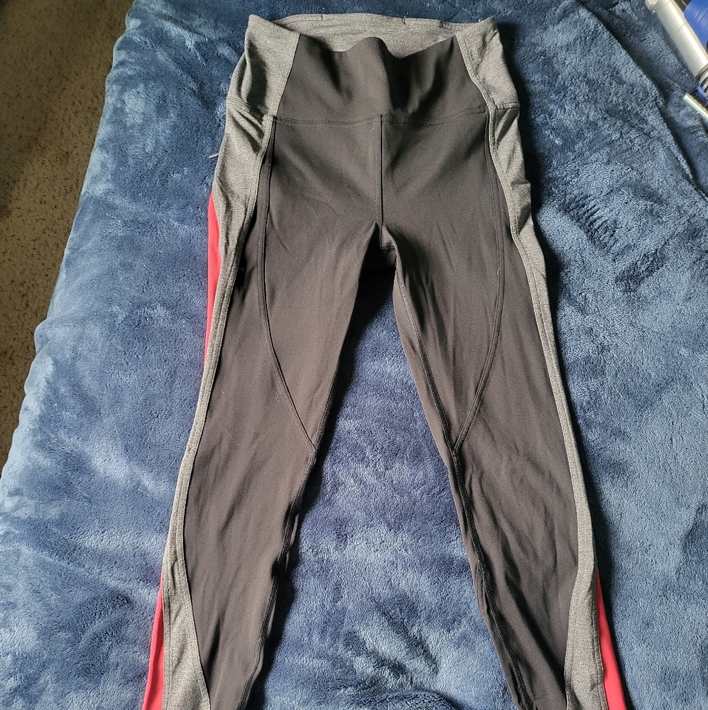 Lululemon color block  leggings size 8, 28" length